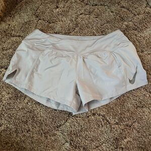 Nike Tan Athletic Shorts Lightweight Moisture-Wicking/like new/Medium